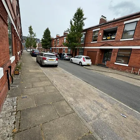 Kendras Home Manchester Exterior photo